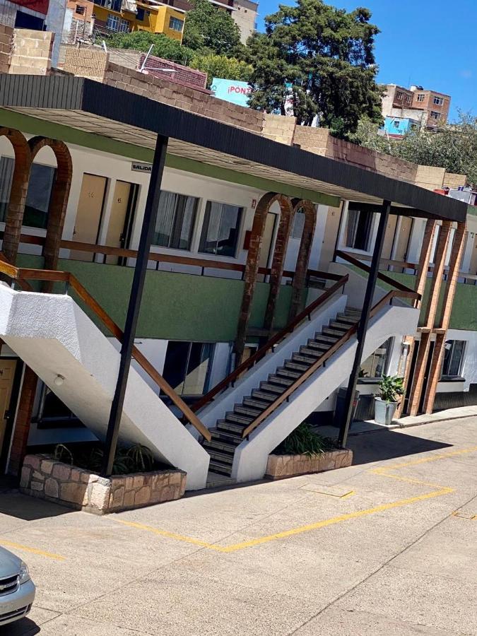 Hotel Zacatecas Courts Exterior photo